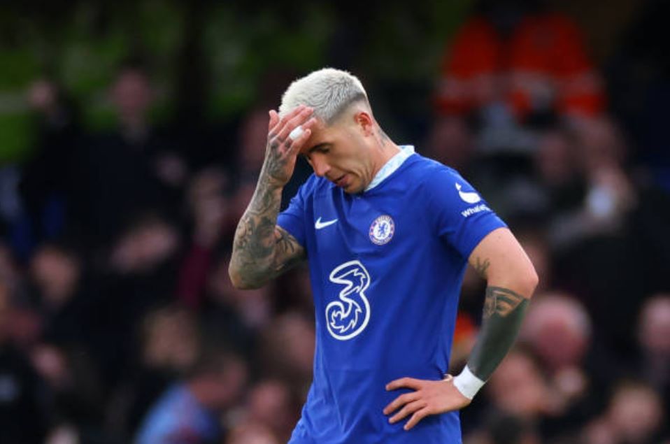 NÓNG! Fernandez xin lỗi đồng đội tại Chelsea