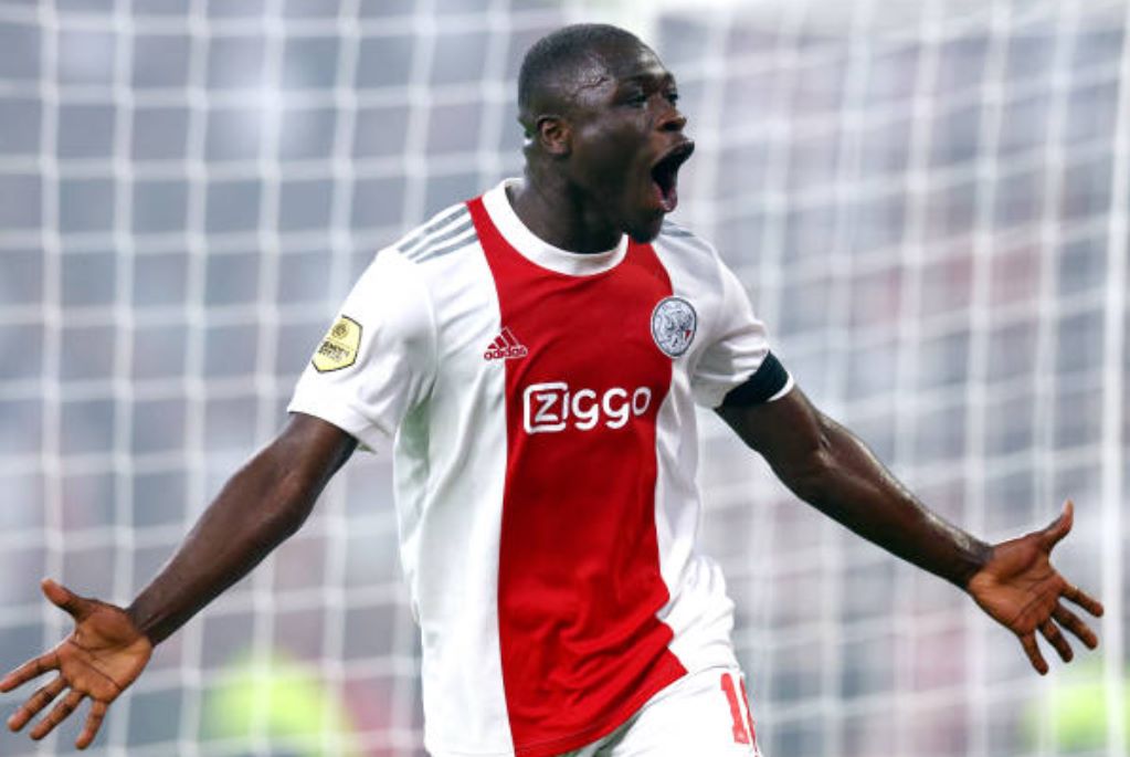 Ảnh bài viết Ajax giảm giá bán Brobbey, Arsenal nối lại đàm phán