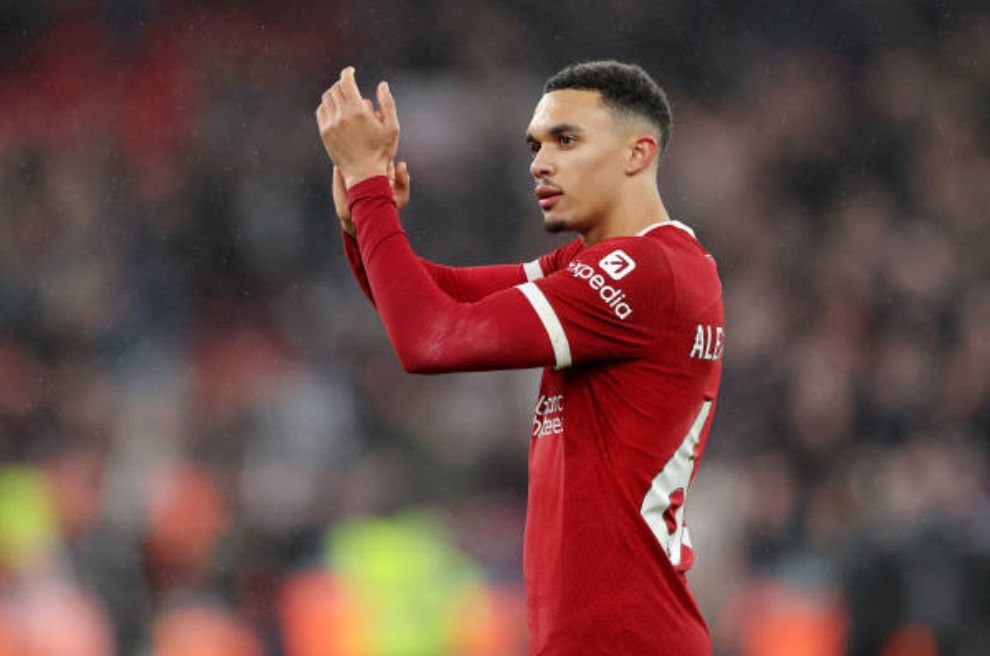 Ảnh bài viết Slot khiến CĐV Liverpool thấp thỏm vì Alexander-Arnold