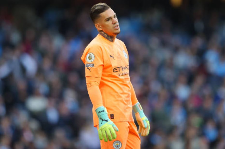 Ảnh bài viết  Ederson lại khiến Man City hoang mang