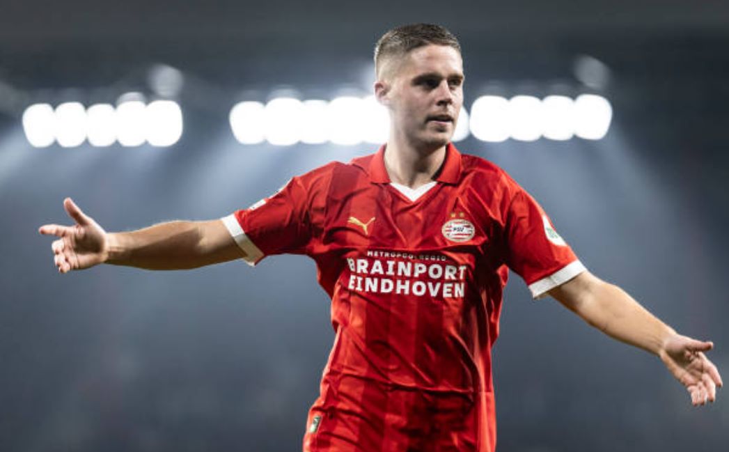 Tin chuyển nhượng Liverpool sáng 31/7: Liverpool rút ruột Chelsea; Veerman thay Endo?