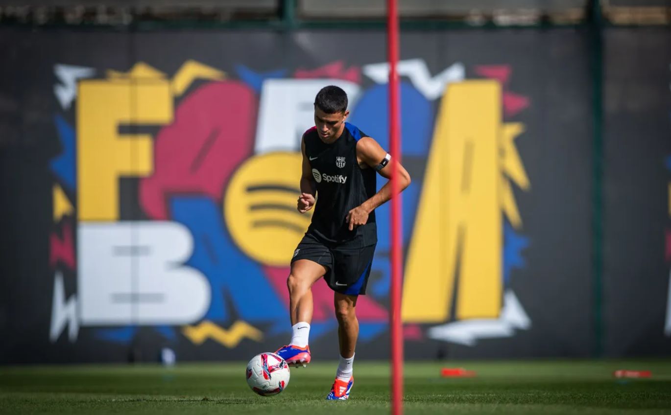 3 cú hích lớn đến với Barca; Ngọc quý La Masia đối đầu 