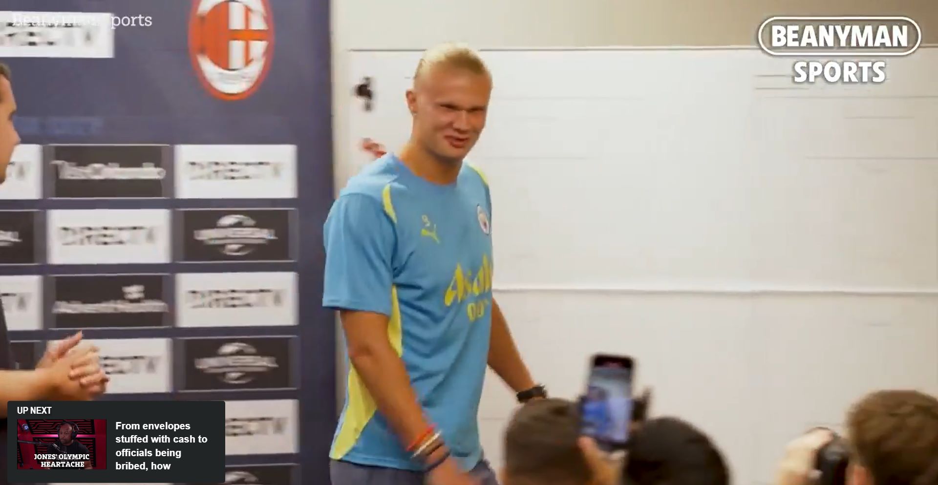 Ảnh bài viết Phóng viên cư xử thô lỗ, Haaland hóa "giáo viên” trong họp báo