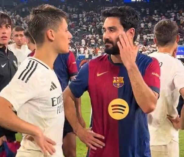 Gundogan gọi đồng đội là “những kẻ không não” sau trận thắng Real?