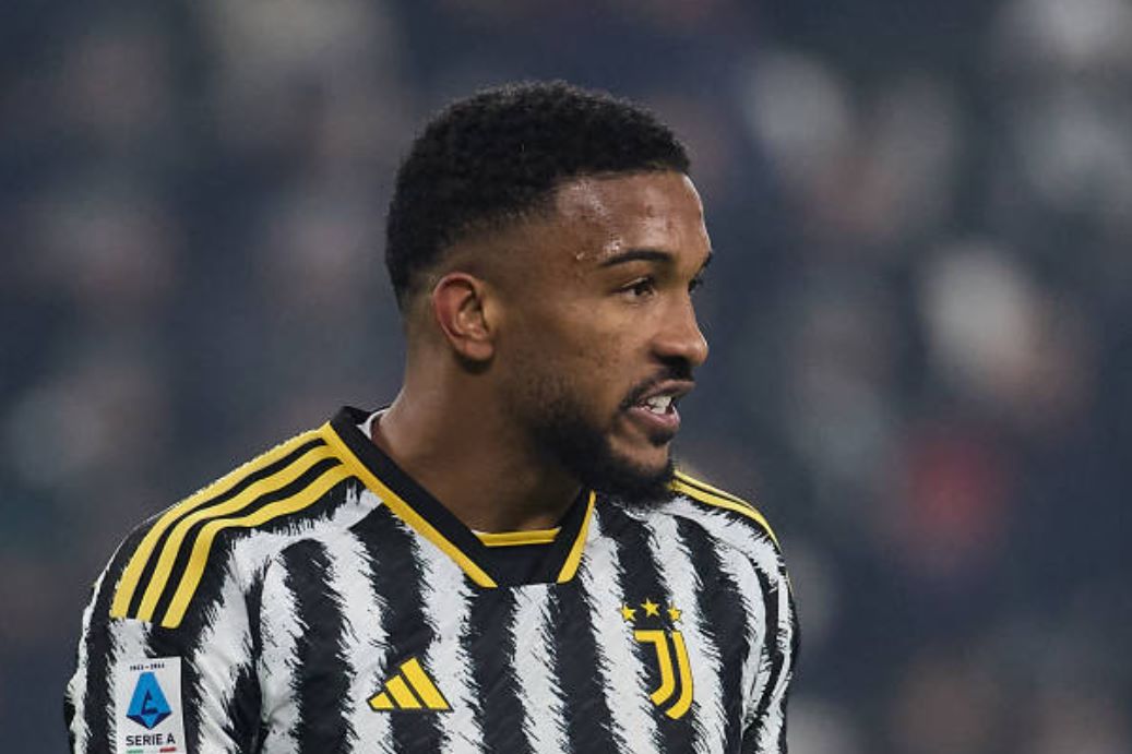 Ảnh bài viết NÓNG! Man United đón hung tin từ trung vệ mục tiêu, Bremer