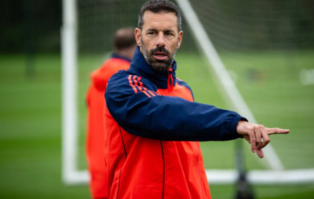 Ảnh bài viết Van Nistelrooy chỉ ra điều “rất quan trọng” tại Man United