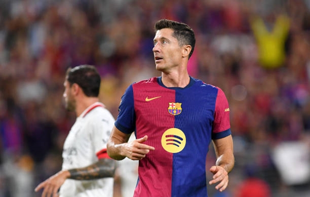 Ảnh bài viết Lewandowski cao điểm nhất trận Barca - Milan
