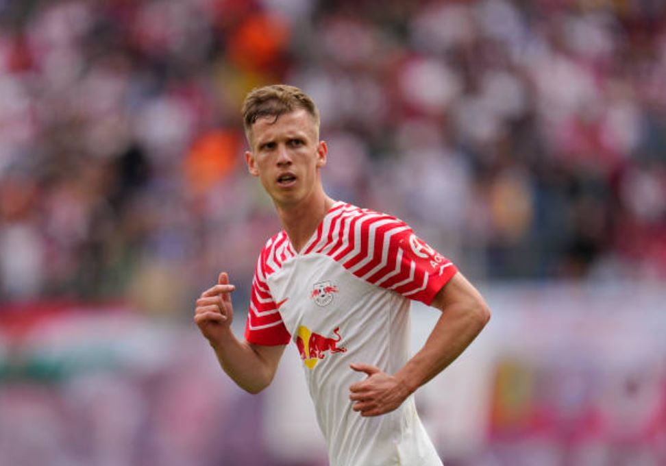 Ảnh bài viết Đến Barca, Olmo được trao số áo huyền thoại?