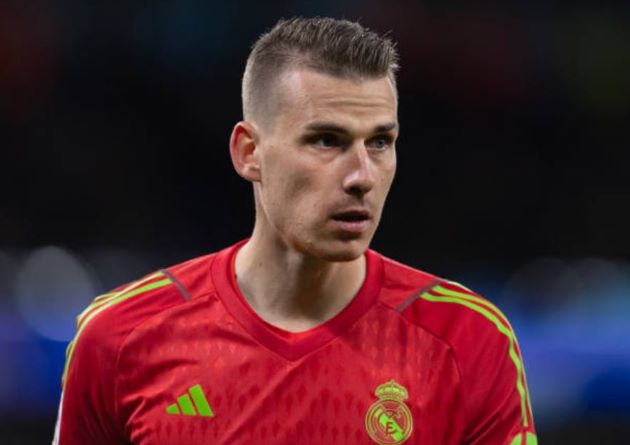 Tâm điểm Real Madrid ngày 7/8: Lunin ra yêu sách; Ancelotti tiết lộ vị trí của Vinicius và Mbappe