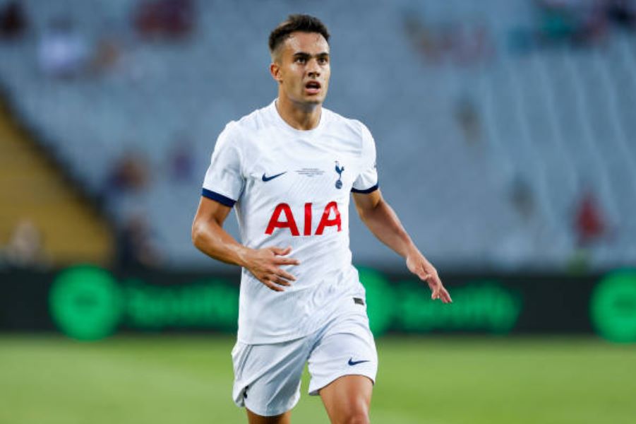 Barca muốn chiêu mộ người cũ Man United, Reguilon