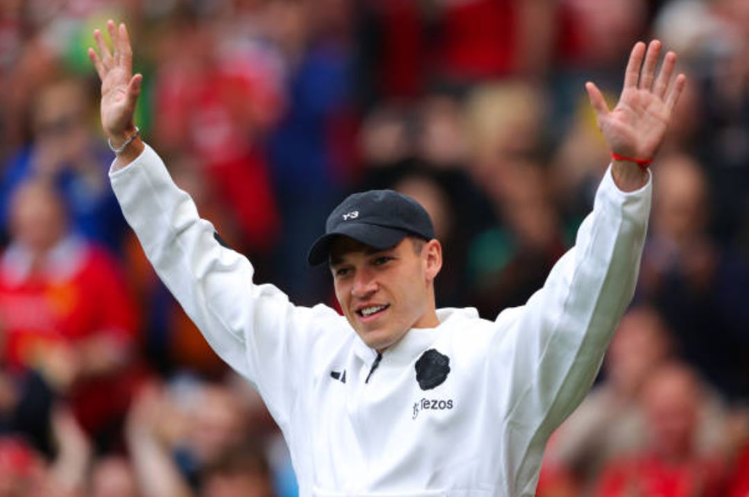 3 cầu thủ thuyết phục Ugarte đến Man United