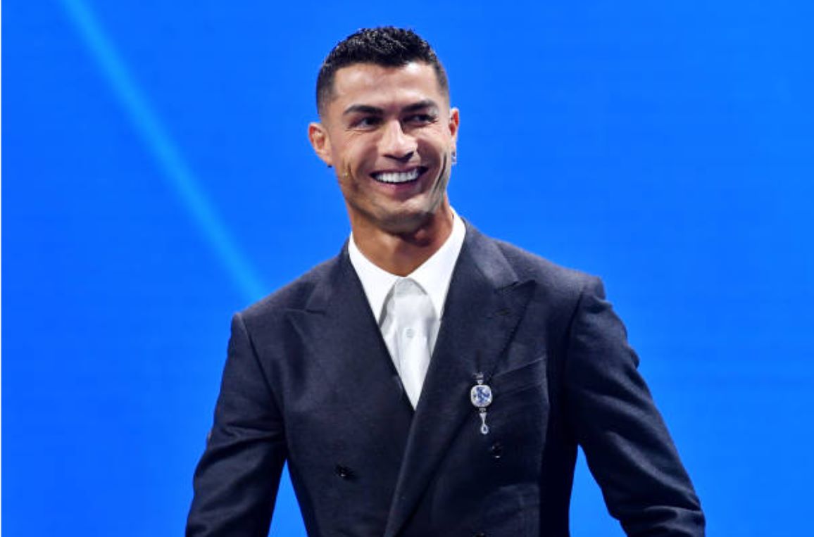 Ảnh bài viết “Real và Man United đều muốn mời Ronaldo làm HLV”