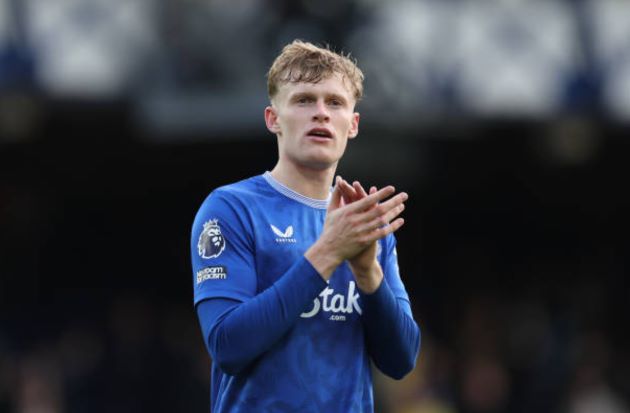 NÓNG! Romano cập nhật vụ Branthwaite đến Liverpool và Man United