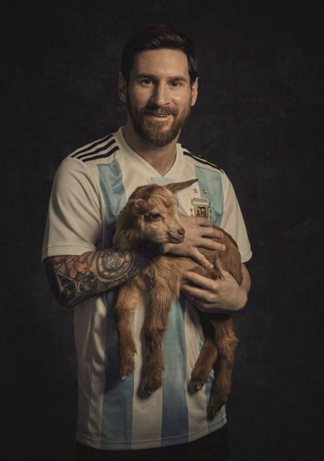 Ảnh bài viết Giải mã hình ảnh Messi ôm dê trước World Cup