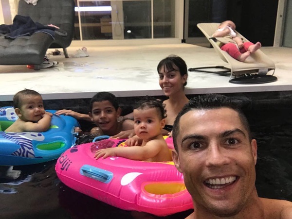 Bật mí thú vị về 2 cậu ấm cùng tên Mateo của Messi và Ronaldo - Bóng Đá