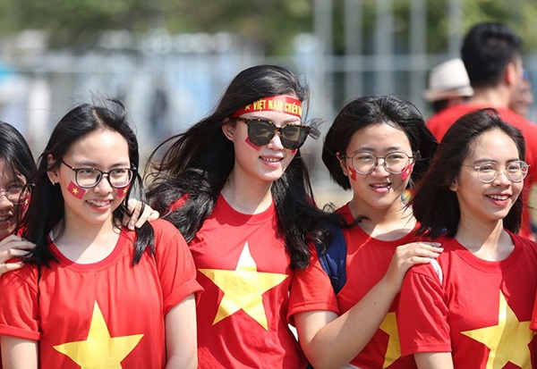 Bóng hồng Việt đổ bộ sân Wibawa Mukti tiếp lửa U23 Việt Nam - Bóng Đá