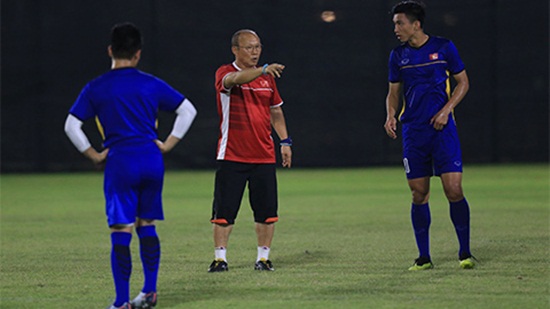 Bộ 3 trung vệ Olympic Việt Nam được HLV Park Hang Seo khen ngợi - Bóng Đá