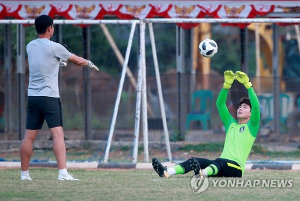 Ngôi sao thủ môn vắng mặt, Hàn Quốc gặp khó trước Uzbekistan - Bóng Đá