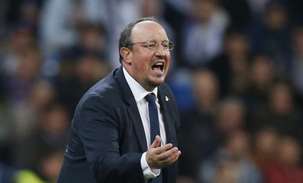 HLV Benitez bức xúc đáp trả chỉ trích sau trận thua Chelsea - Bóng Đá