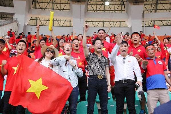 Cầu thủ U23 Việt Nam tặng 250 triệu đồng cho đội nữ Việt Nam - Bóng Đá