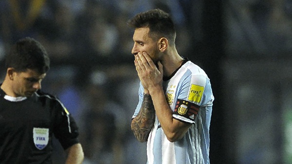 Messi và tuyển Argentina: Hay là treo mãi áo số 10? - Bóng Đá