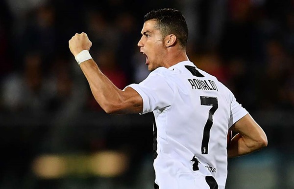 Ronaldo giải cứu Juventus: Định nghĩa siêu sao - Bóng Đá