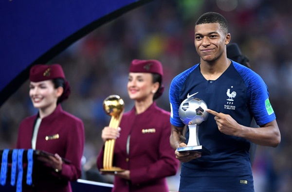 Mbappe đứng trước cơ hội đi vào lịch sử với giải thưởng 'Golden Boy'