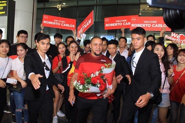 Roberto Carlos “đặt cả người” nằm cửa Việt Nam vô địch AFF Cup - Bóng Đá