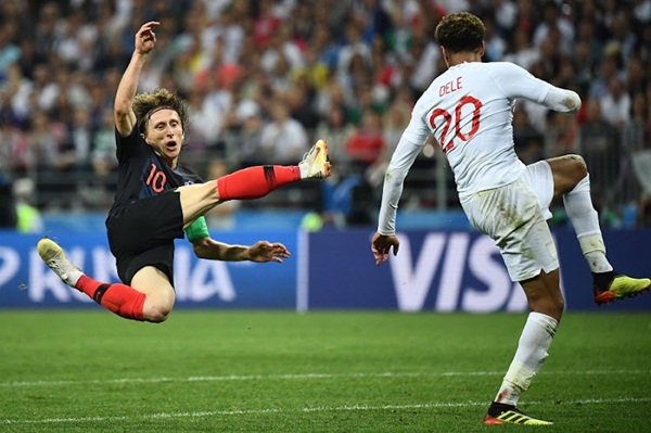 Giành thêm giải thưởng cá nhân, Luka Modric cầm chắc Quả Bóng Vàng 2018?