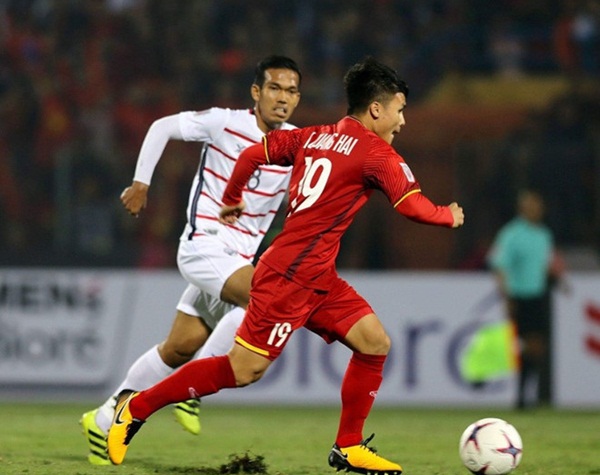 Quang Hải vượt trội trong top 5 tiền vệ hàng đầu vòng bảng AFF Cup - Bóng Đá