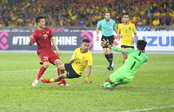 Việt Nam 2-2 Malaysia: May chung kết AFF Cup còn có lượt về! - Bóng Đá