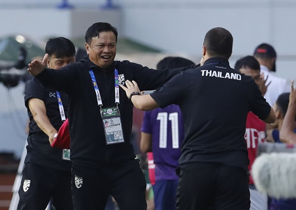 Nhờ đâu tuyển Thái Lan hồi sinh ở Asian Cup 2019? - Bóng Đá