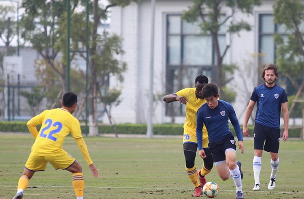 HLV Hàn Quốc muốn có Quang Hải trong đội hình của CLB Ulsan - Bóng Đá