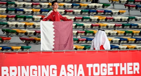Asian Cup: Khán đài đìu hiu, cơ sở vật chất nghèo nàn - Bóng Đá
