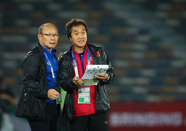 HLV Lee Young-jin: Việt Nam có thể vào vòng loại cuối World Cup - Bóng Đá