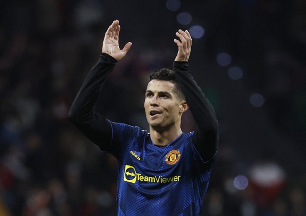 Ronaldo tỏ thái độ với trọng tài - Bóng Đá