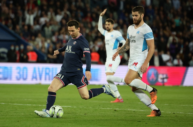 Messi chạm một tay vào chức vô địch Ligue 1 - Bóng Đá