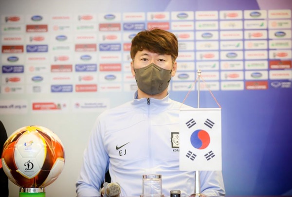 HLV U20 Hàn Quốc hết lời khen ngợi ông Park Hang Seo - Bóng Đá