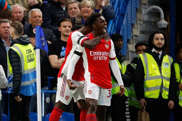Arsenal đả bại Chelsea: Lời tuyên chiến MU - Bóng Đá