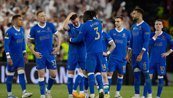 Hai thái cực cảm xúc sau trận chung kết Europa League - Bóng Đá