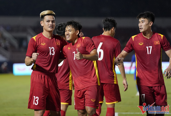 Nc247info tổng hợp: Văn Quyết có thể giải bài toán không Quang Hải ở AFF Cup