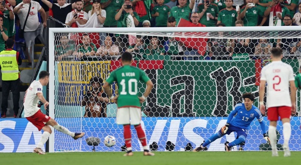 Ochoa lại tỏa sáng ở World Cup - Bóng Đá