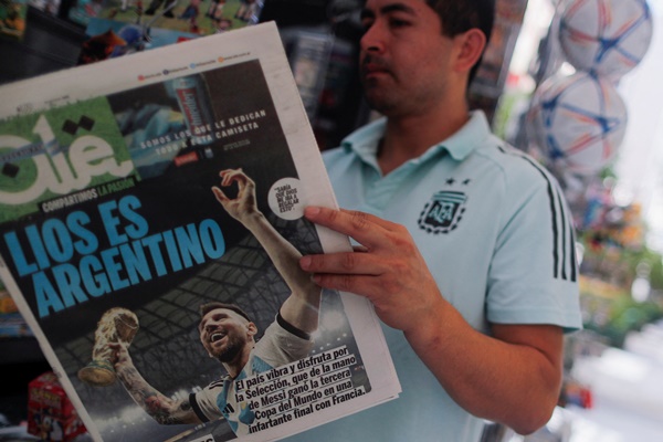 Messi vĩ đại nhất, nhưng không phải trước Maradona - Bóng Đá