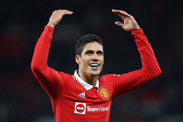 Raphael Varane là một trong những nhân tố giúp MU tạo ra bước ngoặt. Ảnh: Reuters.