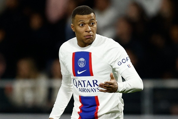 Đòn tâm lý của Real Madrid với Mbappe