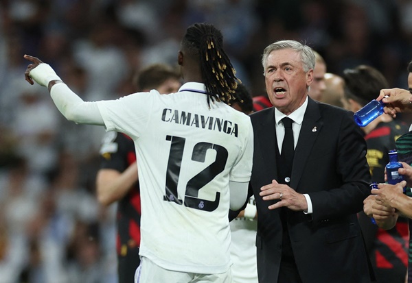 Carlo Ancelotti sử dụng Cavaminga chơi như hậu vệ trái, một điều chỉnh bất ngờ phát huy tác dụng. Ảnh: Reuters.