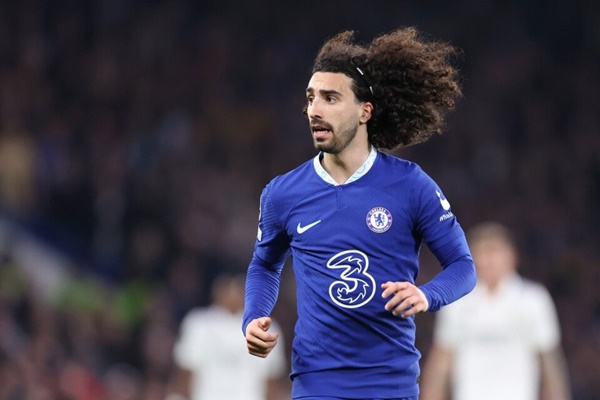 Chelsea sẵn sàng rao bán Cucurella.