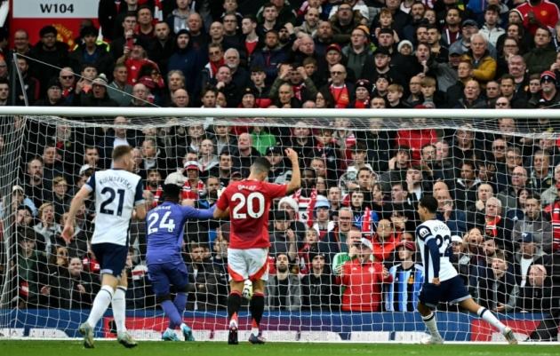 5 thay đổi Ten Hag cần thực hiện để hạ Porto