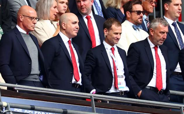 Ảnh bài viết Neville: "Có điều không ổn trong phòng thay đồ Man United"