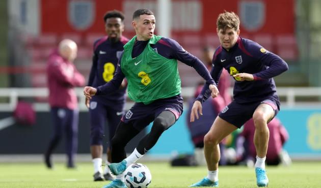 Ảnh bài viết John Stones so sánh Lee Carsley với Pep Guardiola